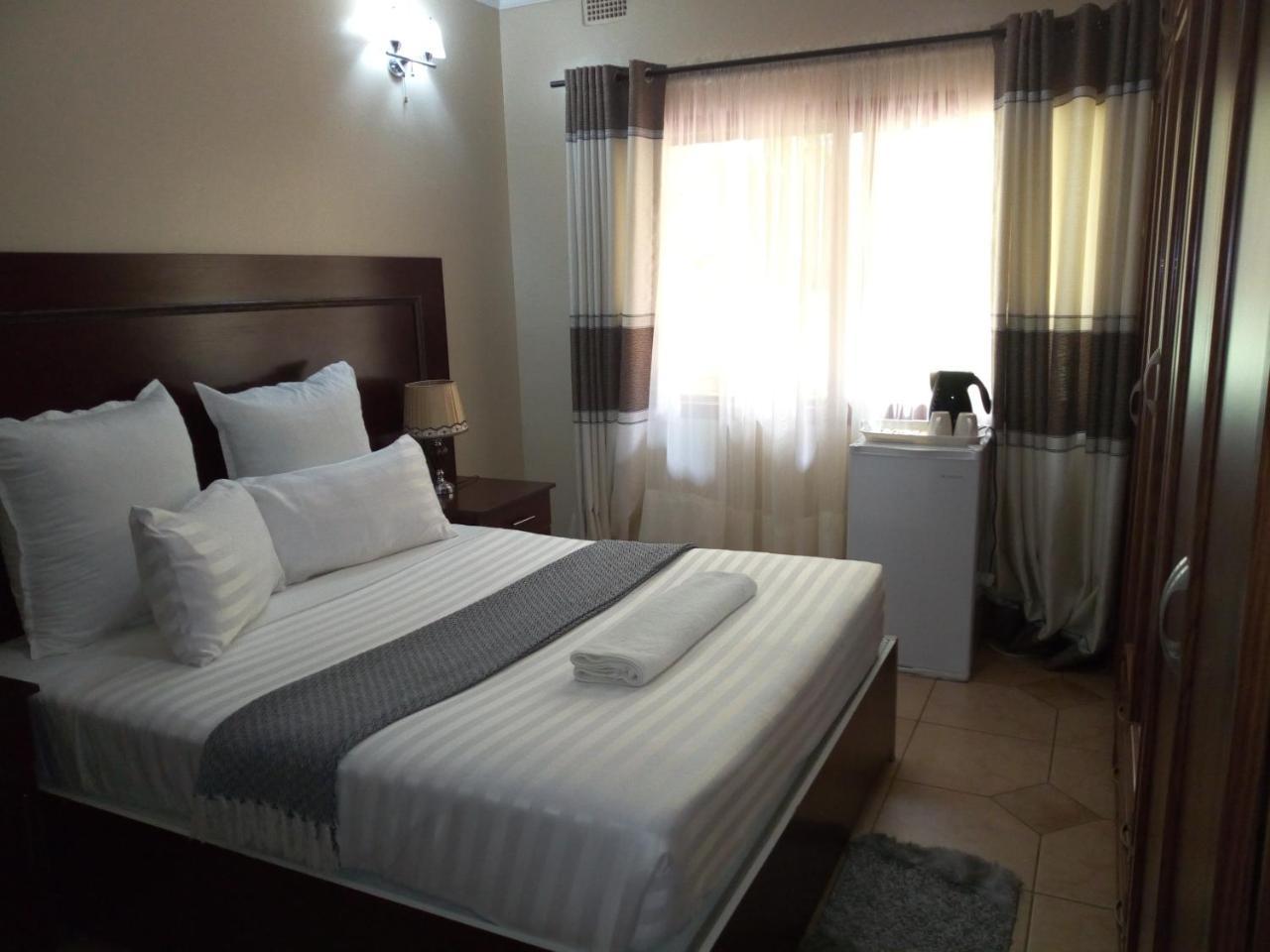 Zenith Lodge Lusaka Exterior foto